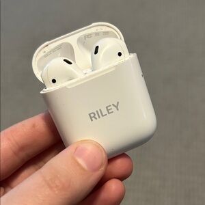 AirPods